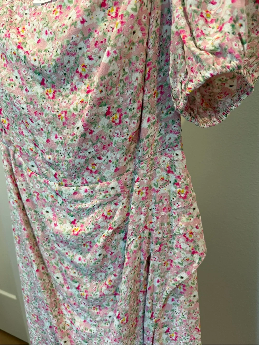 Astr The Label Pink Floral Puff-Sleeve Midi Dress